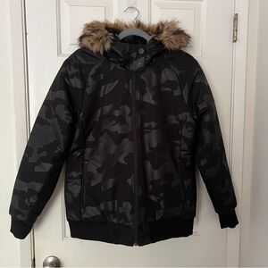 The North Face Women’s Insulated Black Camo Bomber Jacket Size: Large